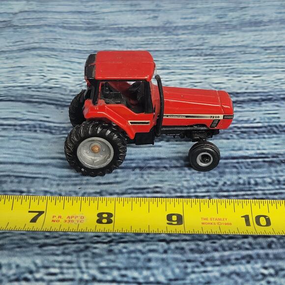 Vintage 1/64 scale Ertl Case IH 7210 die-cast tractor red/black - Picture 5 of 7
